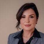 Queila Fonini, da Aviah, venceu a categoria Marketing de Impacto com Baixo Orçamento do 51º Prêmio Marketing Contemporâneo da ABMN